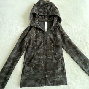Lululemon Camo Scuba Full Zip Size 4